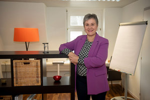 Sibylla Haas im Seminarraum